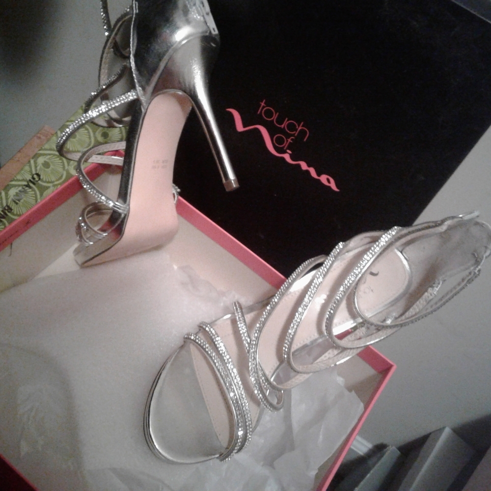 Shoes - Picture 4 of 5